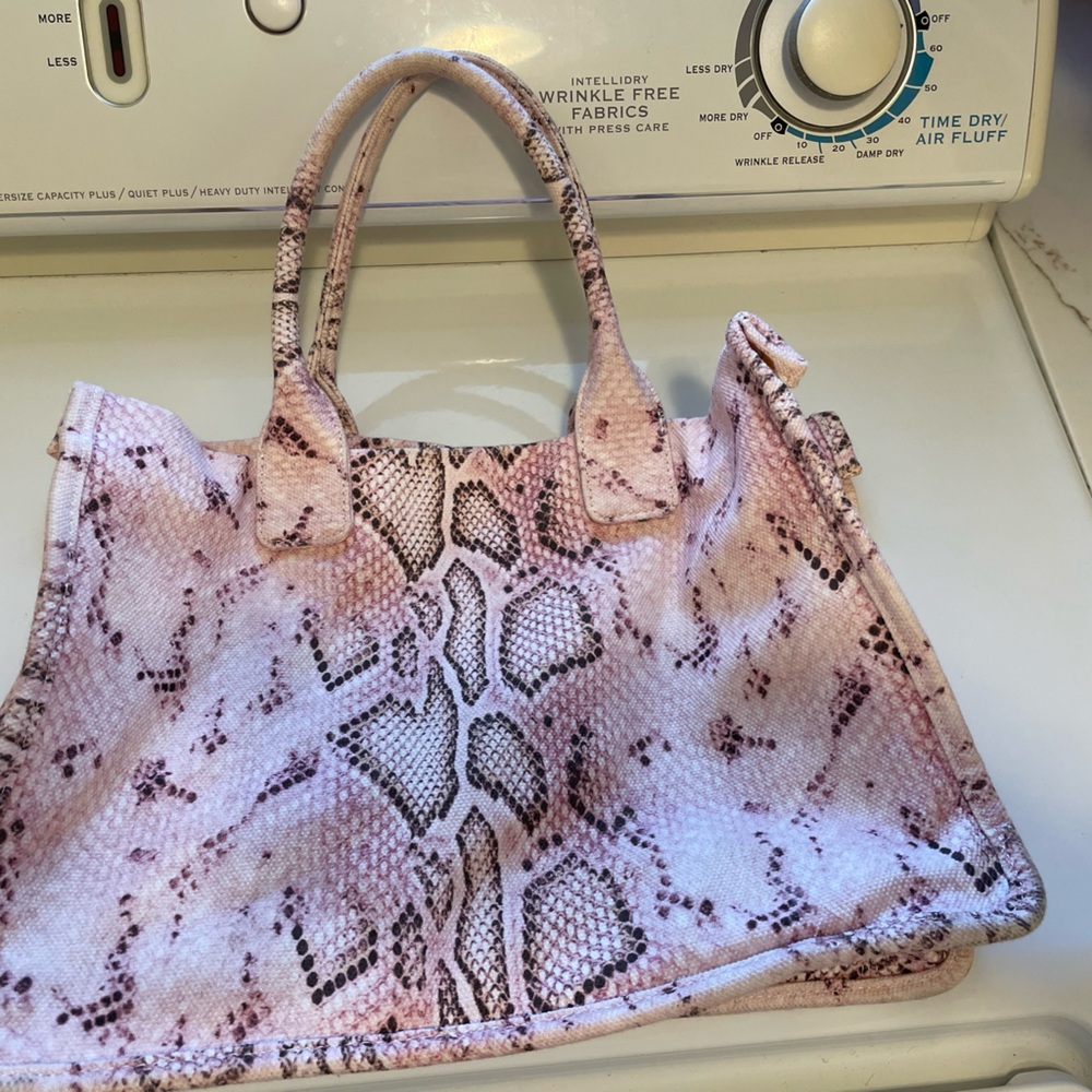 Vince Camuto Orla tote canvas pink snakeskin